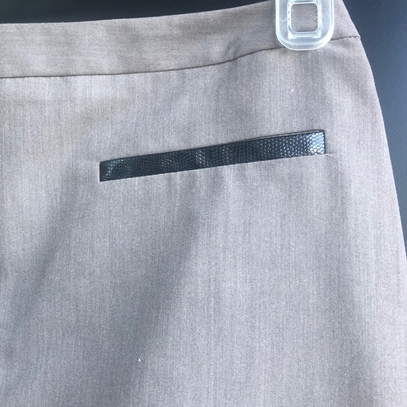 Grey Skirt w Faux Leather Lining - Picture 3 of 8